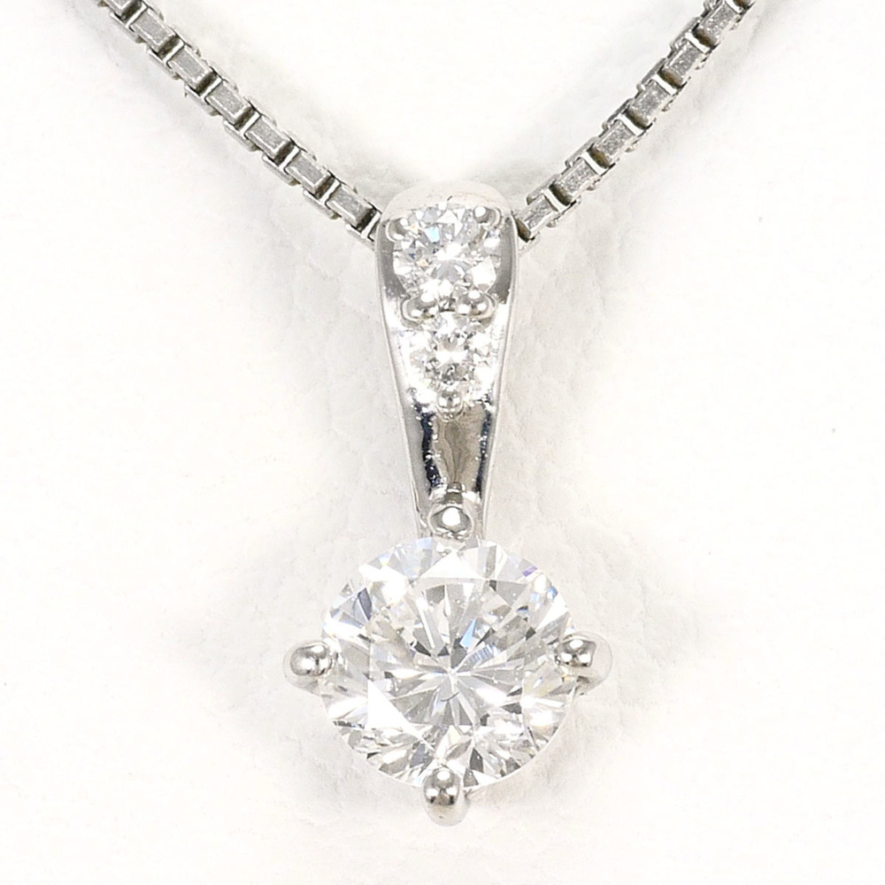 PT900 Platinum / PT850 Necklace with 0.29ct Diamond and 0.03ct (VS2 clarity),...